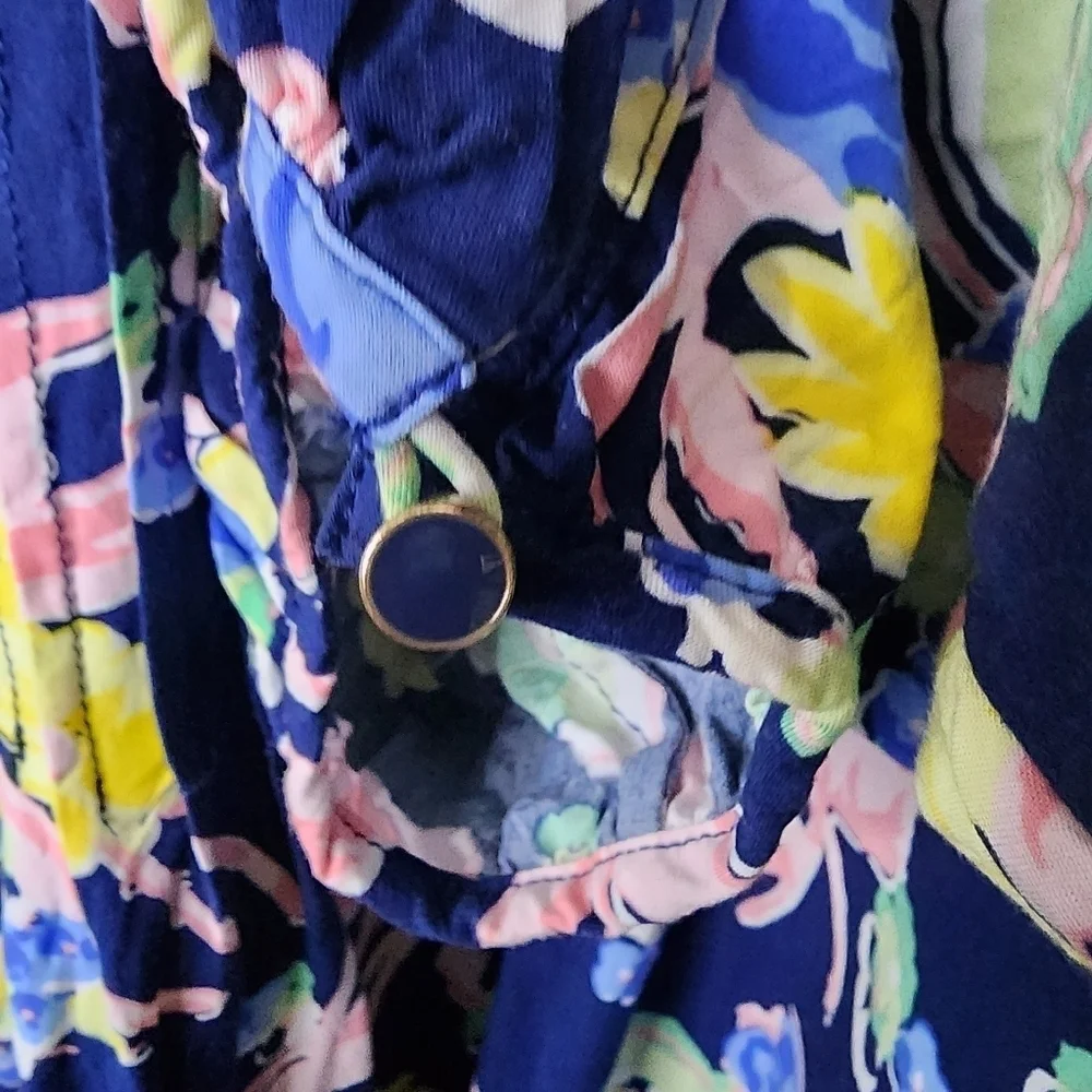 Talbots Women’s Blue Floral Split Neck Pintuck Top Playful Floral Print Size XL - Picture 9 of 9
